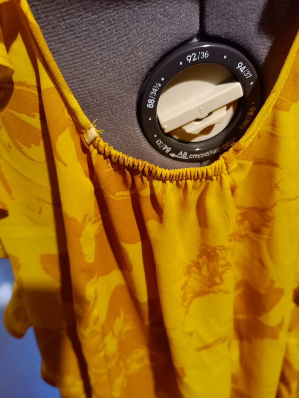 🥬Worthington Women's Gold Yellow Floral Ruffle Blouse – Size Large - Picture 6 of 11